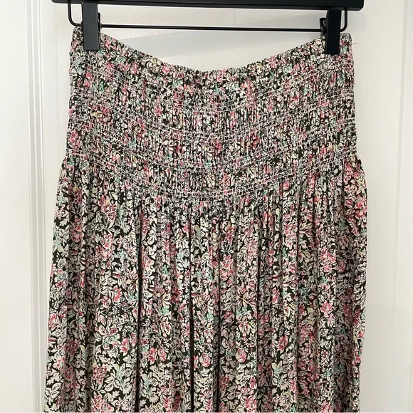 NATURAL LIFE Pink and Green Floral Maxi
Skirt Smocked Waist Flowy Boho Hippie. 1 - Picture 4 of 9
